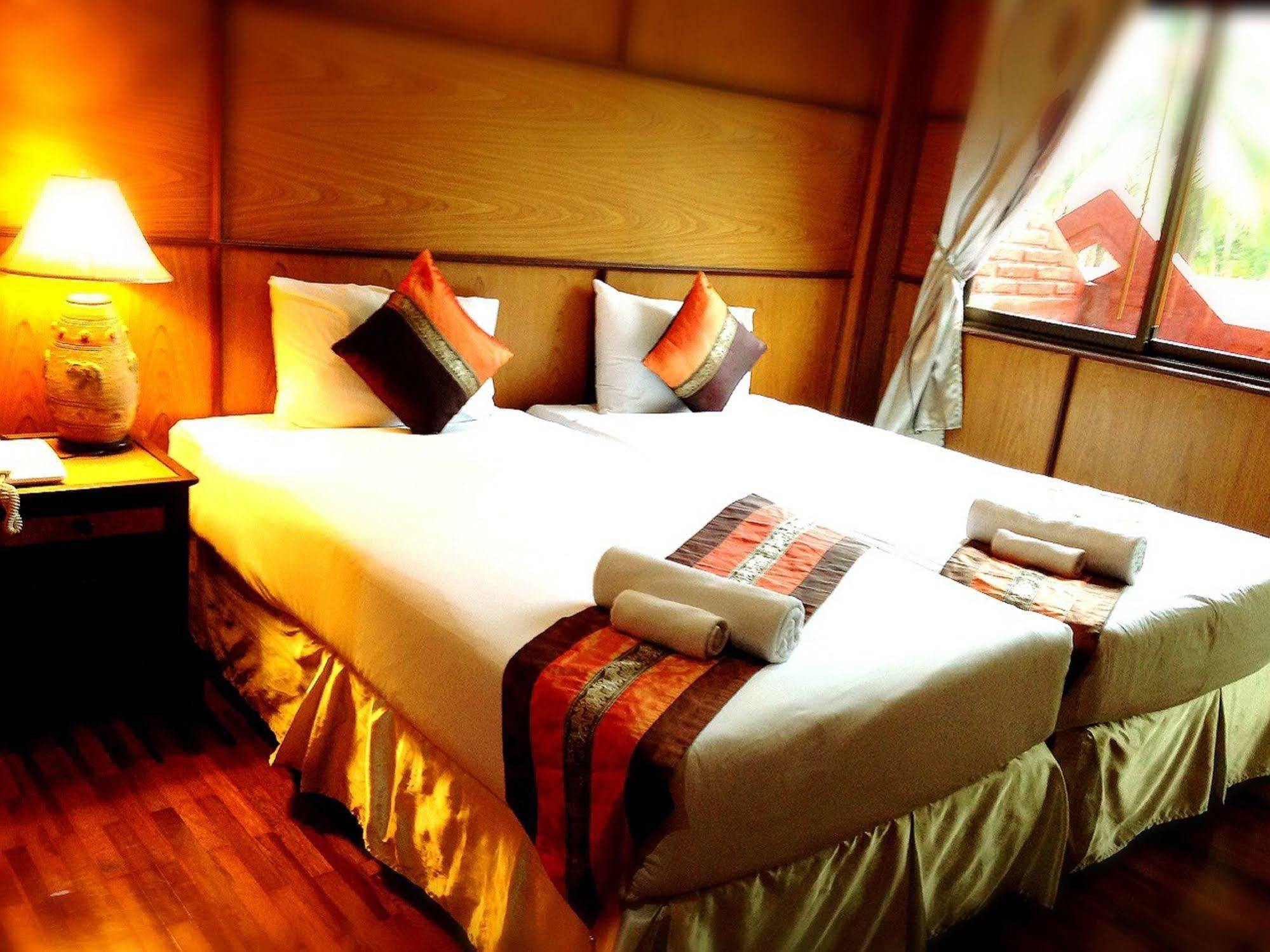 Jaroenrat Resort Samut Songkhram Dış mekan fotoğraf