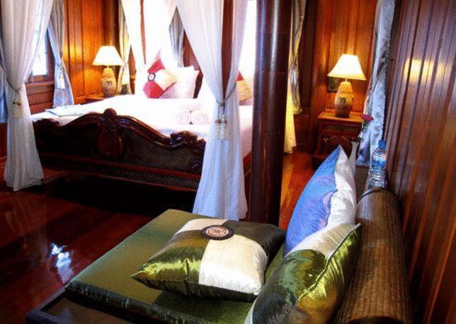 Jaroenrat Resort Samut Songkhram Oda fotoğraf