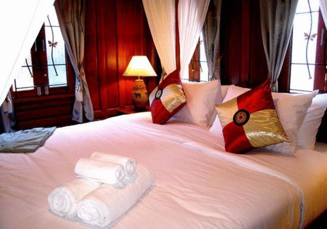 Jaroenrat Resort Samut Songkhram Oda fotoğraf